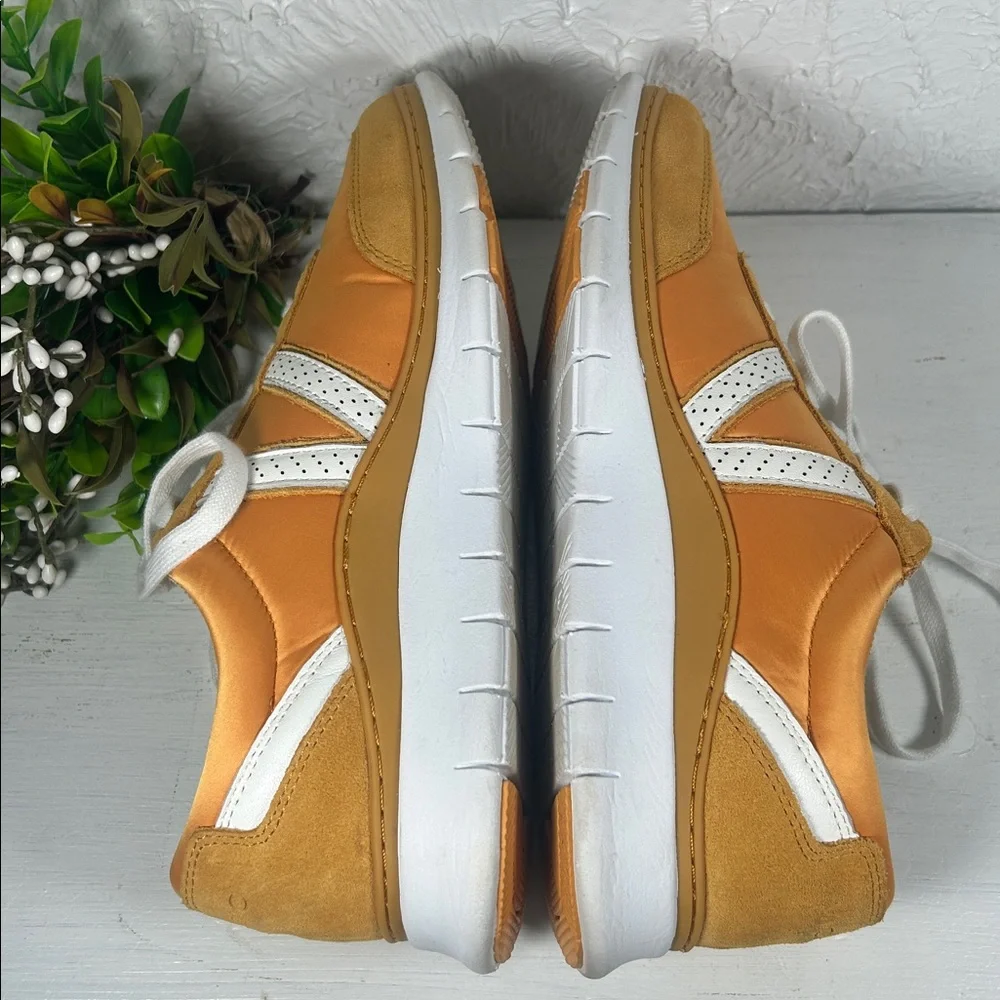 Vionic Nana Satin Orange White Women's Sneakers Suede Satin Athletic Shoe Size 7